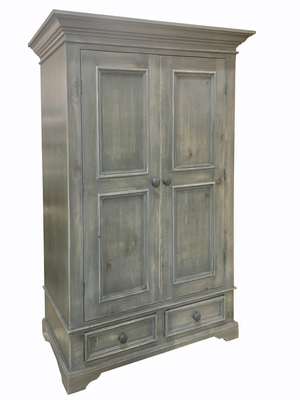 Garderobe; storm cloud