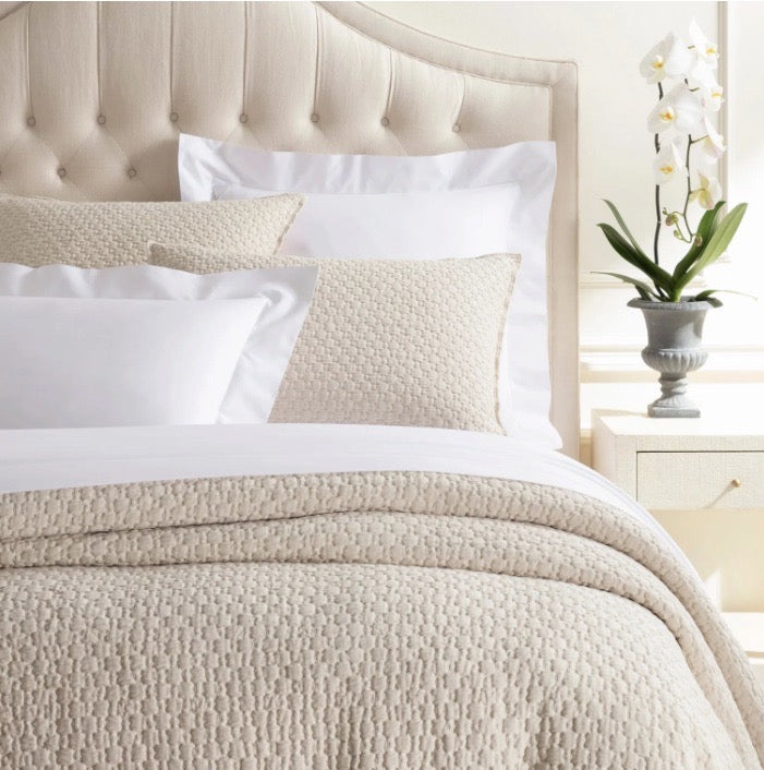 Lodi Matelasse Sand cover including 2 pillow cases