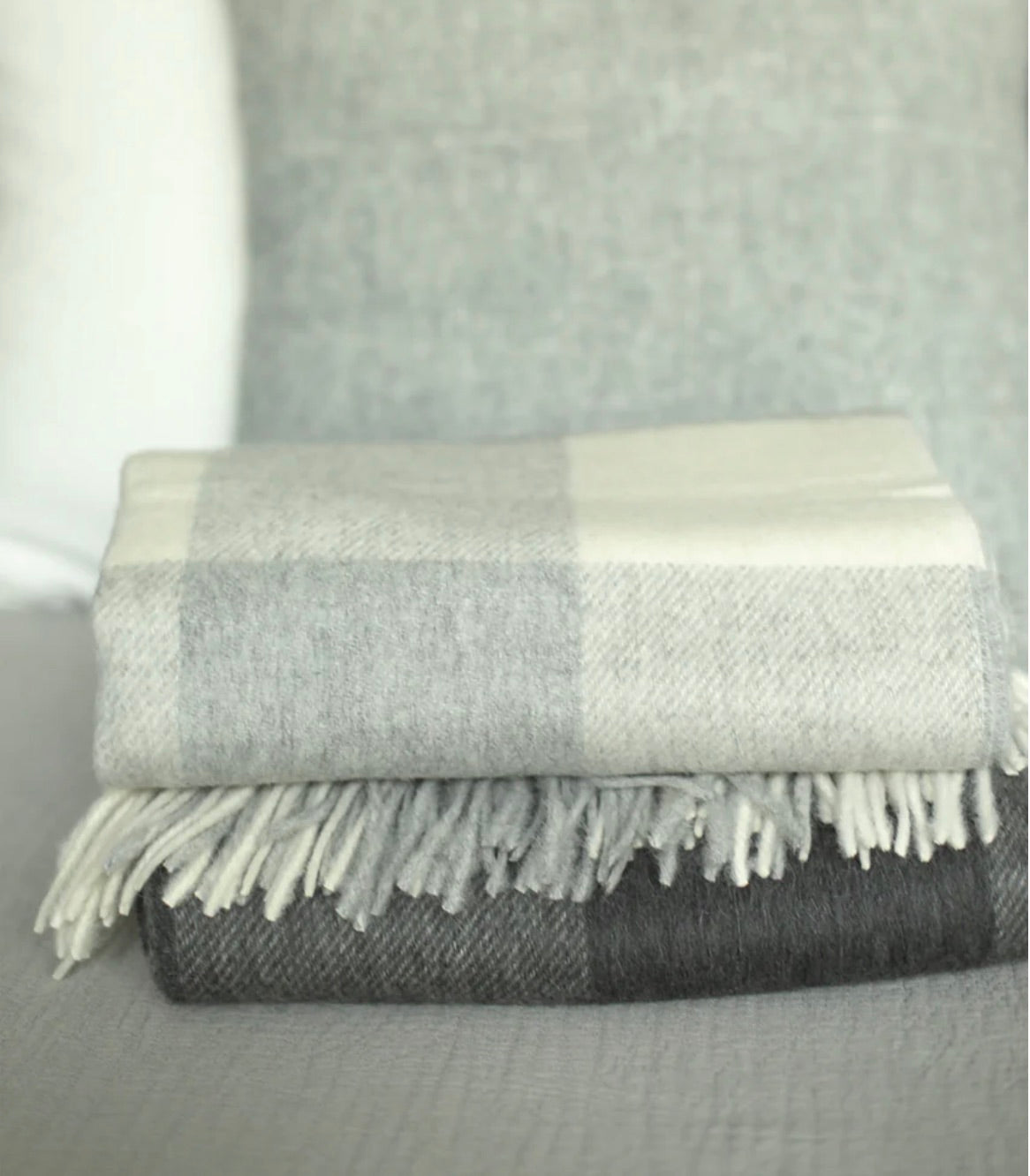 St-Louis alpaca throw in  ivory/smoke 55x78