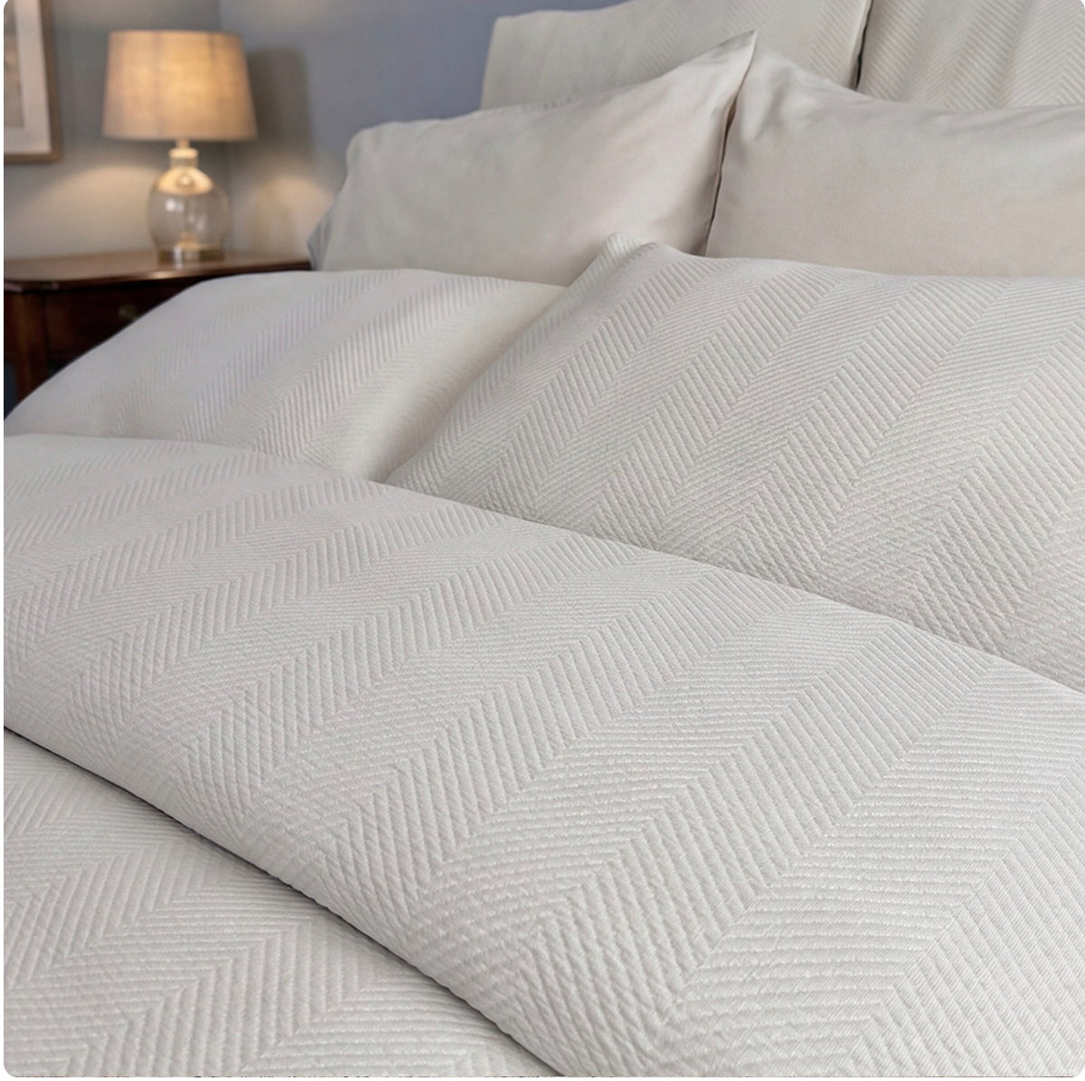 Chevron White Blanket Set